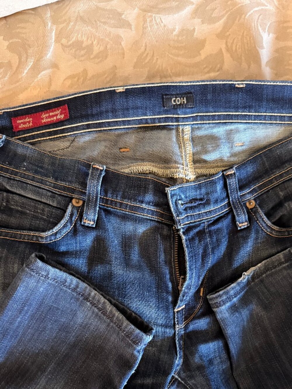 CITIZENS OF HUMANITY JEANS BROKEN IN BY ME SO YOU DON'T HAVE TO :) SIZE 29
